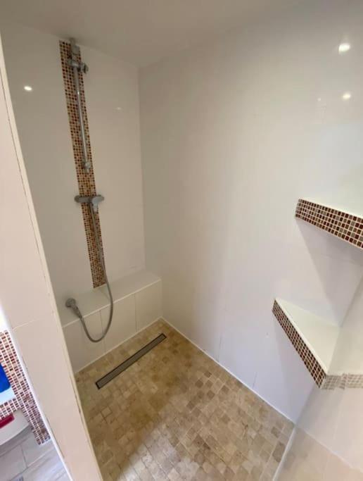 Apartament Le Cosy - 2 Pers - Hyper Centre De Fontainebleau Zewnętrze zdjęcie